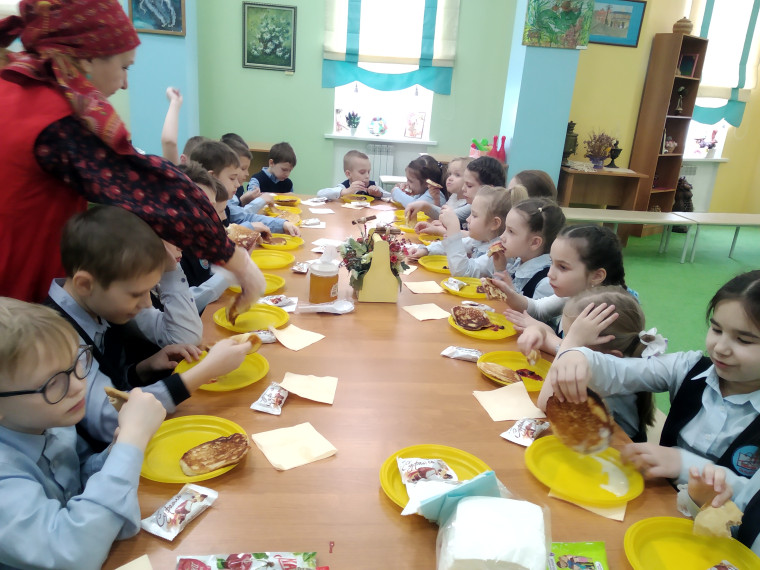 1 "Б" отпраздновал "Масленницу".